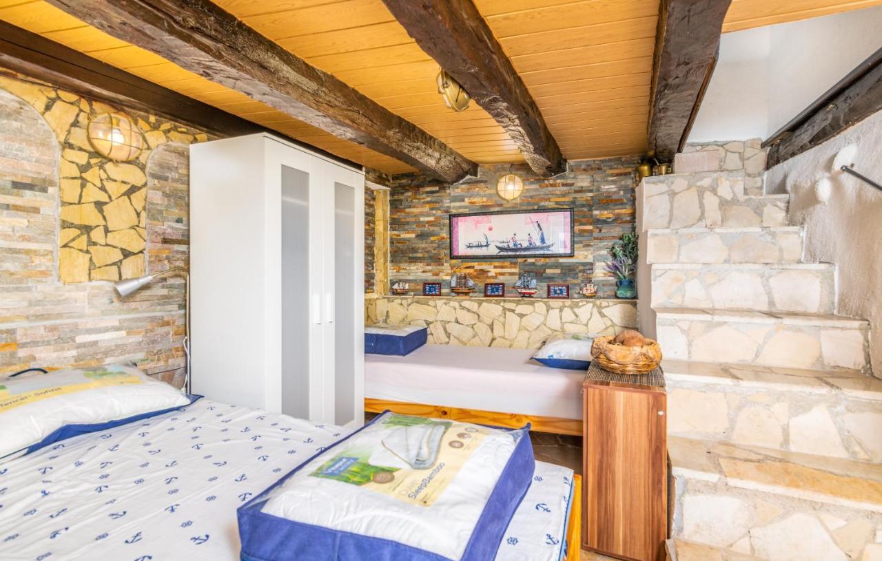Stone House Knez Apartment Vrbnik Exterior photo